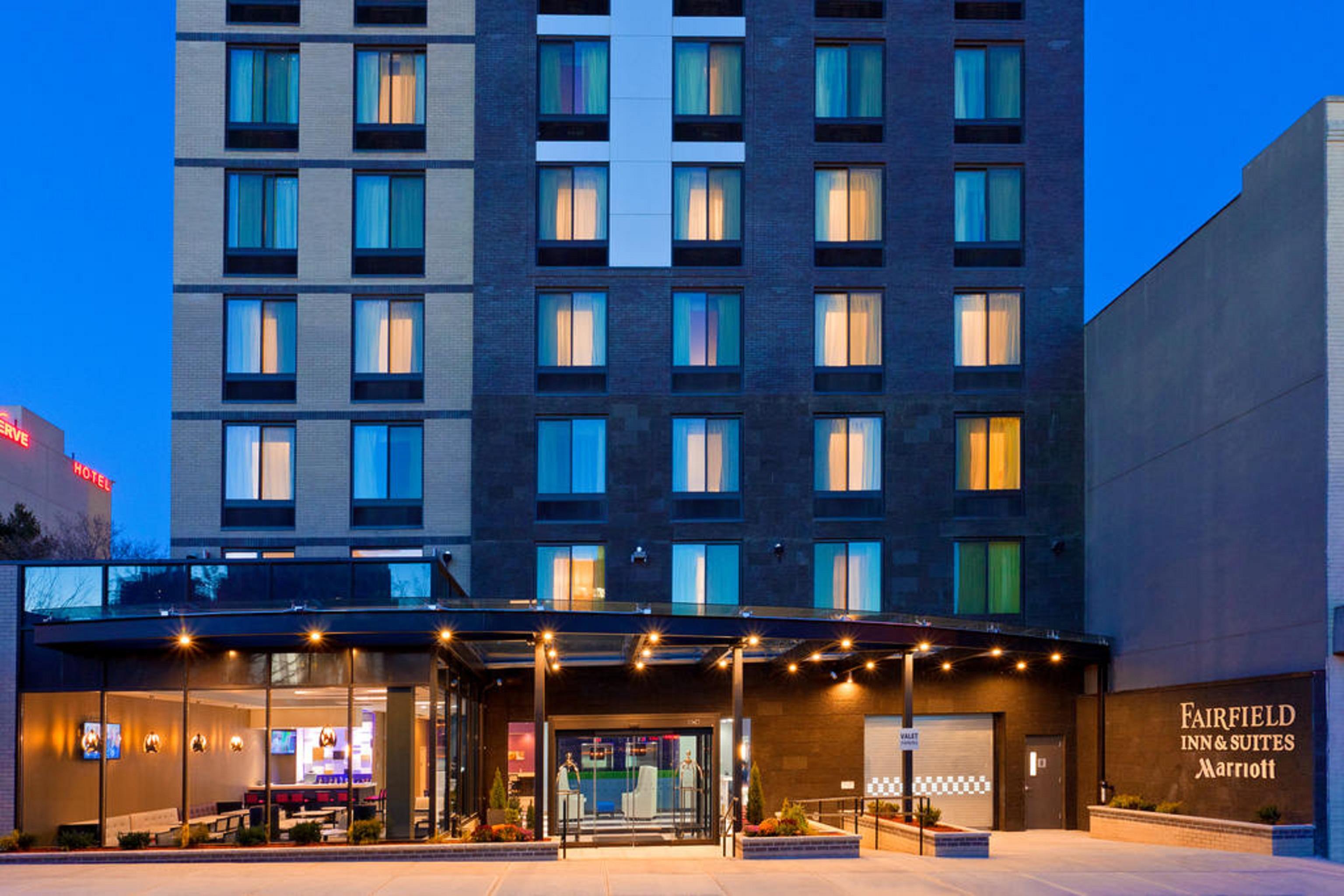 Fairfield Inn & Suites By Marriott New York Queens/Queensboro Bridge Exterior foto